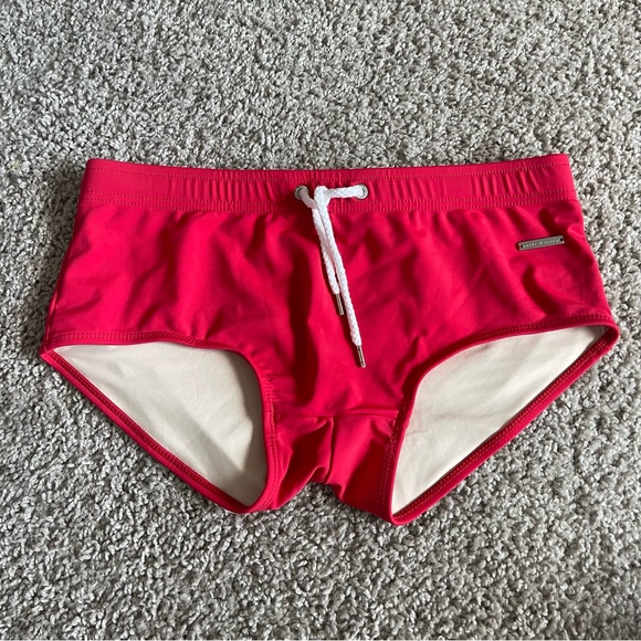 PARKE & RONEN RED SOLID CORCOVADO SQUARE CUT SWIM TRUNKS - Picture 1 of 6